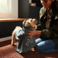 Frisco Embroidered Pawprint Microfiber Dog Bath Towel -Chic Pet Supplies 269029 PT4. AC SS1800 V1624553208